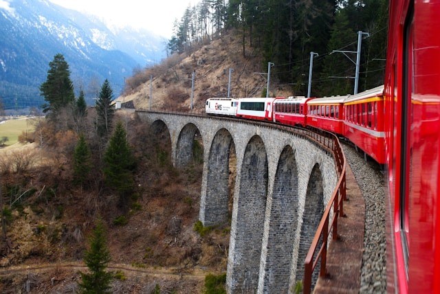 🚨 WIN A EURAIL OR INTERRAIL PASS + FREE LUGGAGE STORAGE!