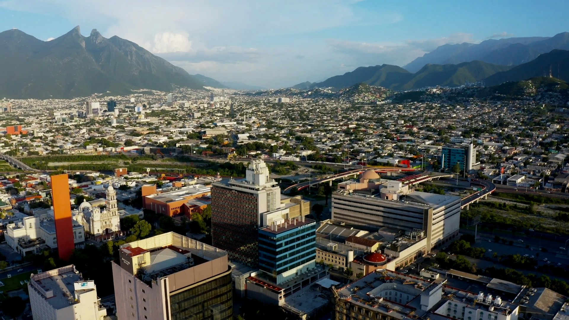 Best Mountains, Food and Culture Near Estadio Monterrey